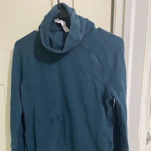 Lululemon sweater size 4